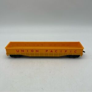 AHM HO Union Pacific 50’ Gondola Car Model Railroad Rolling Stock Freight Car